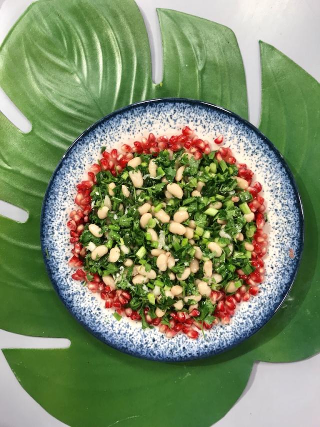 Çeşnili Kuru Fasulye Salatası Tarifi