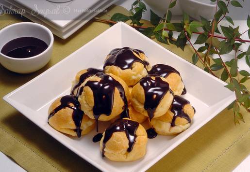 Çikolata Soslu Profiterol Tarifi