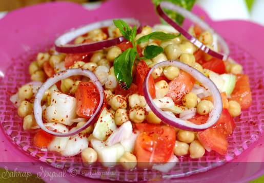 Nar Ekşili Nohut Salatası Tarifi