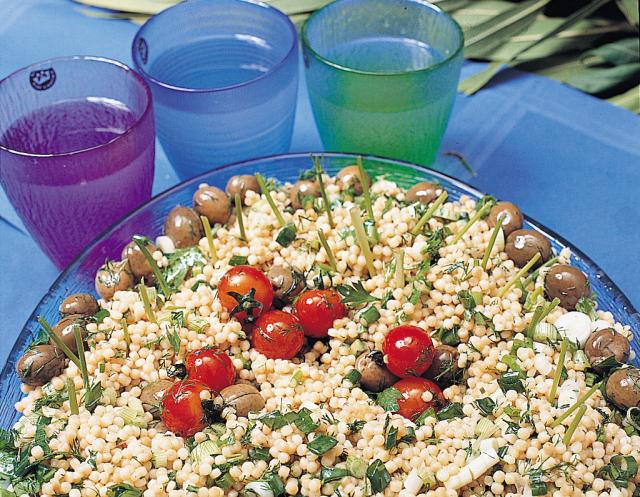 Zeytinli Kuskus Salatası Tarifi